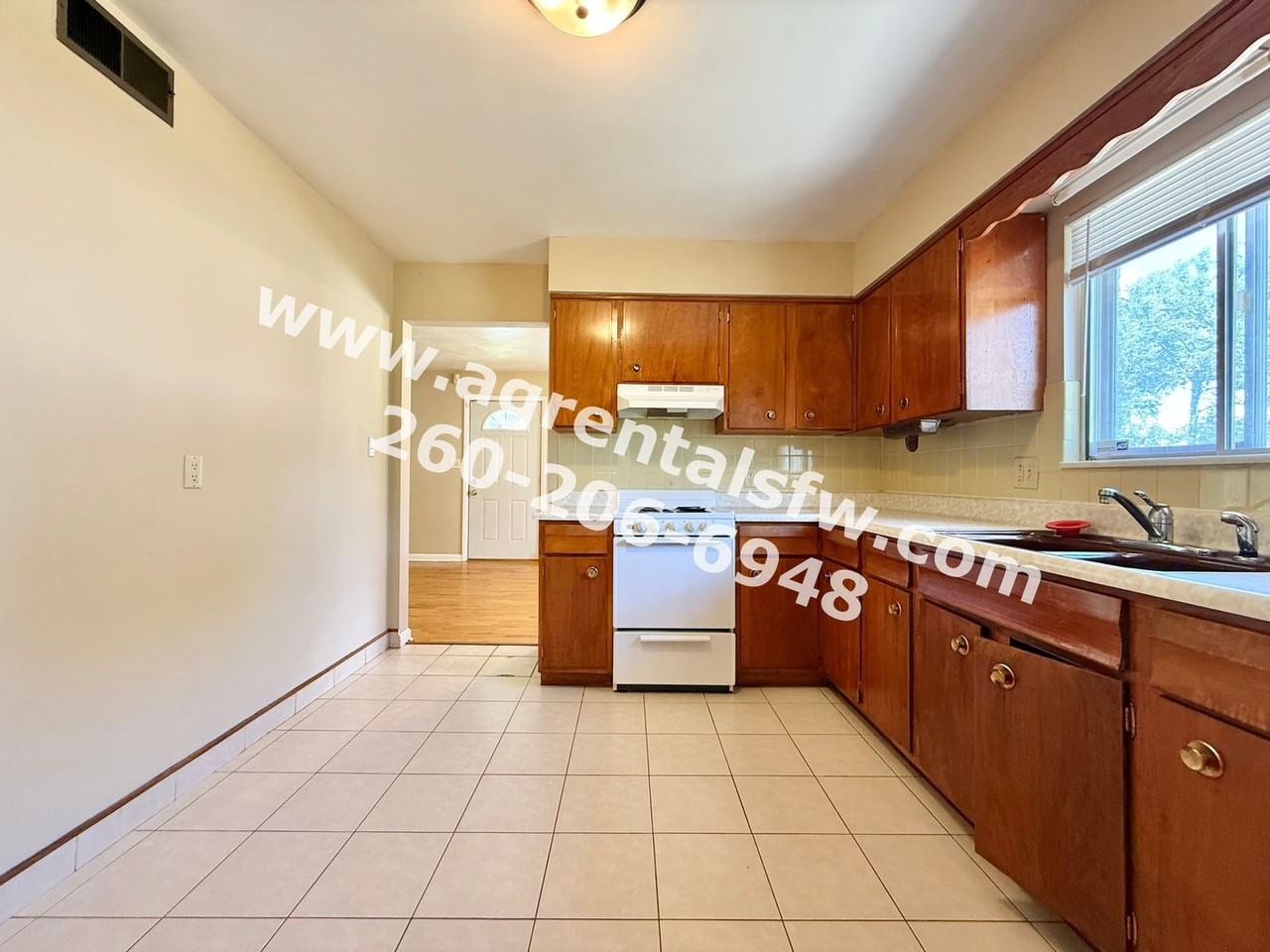 4433 Holton Ave - Photo 5 of 13