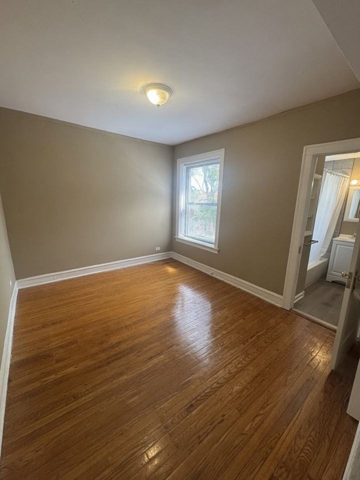 7607 S Normal Ave Apt 3n #3N - Photo 3 of 8
