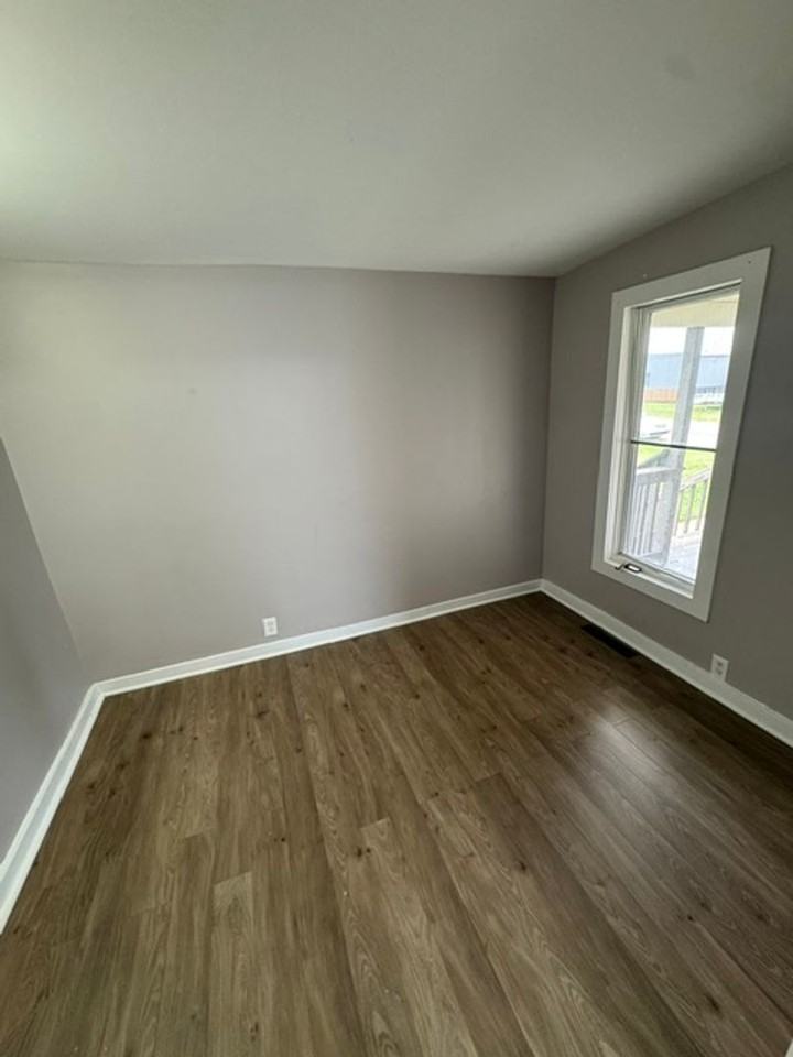 506 Constance Ave - Photo 4 of 8