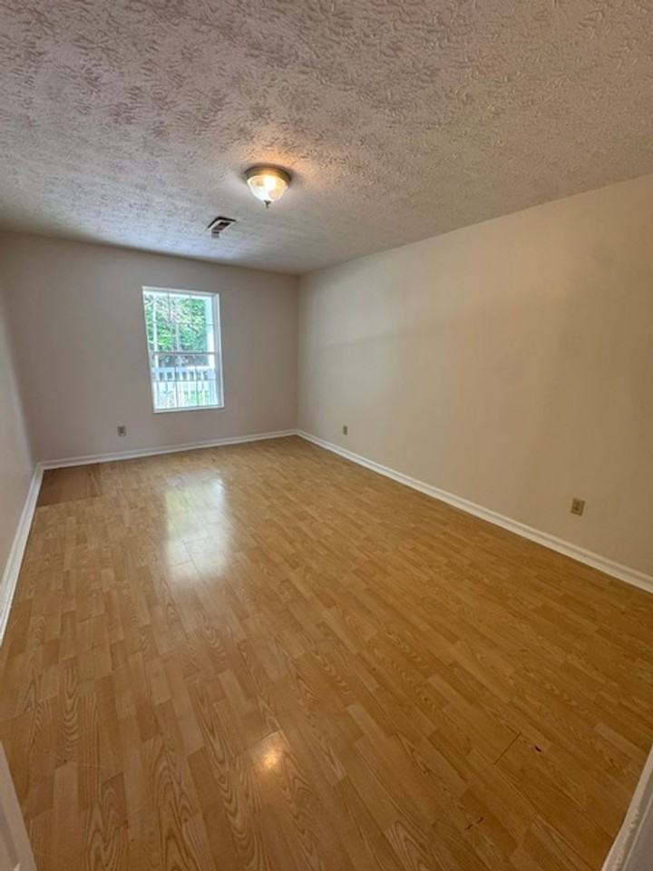 3222 Craigs Chapel Rd - Photo 6 of 9