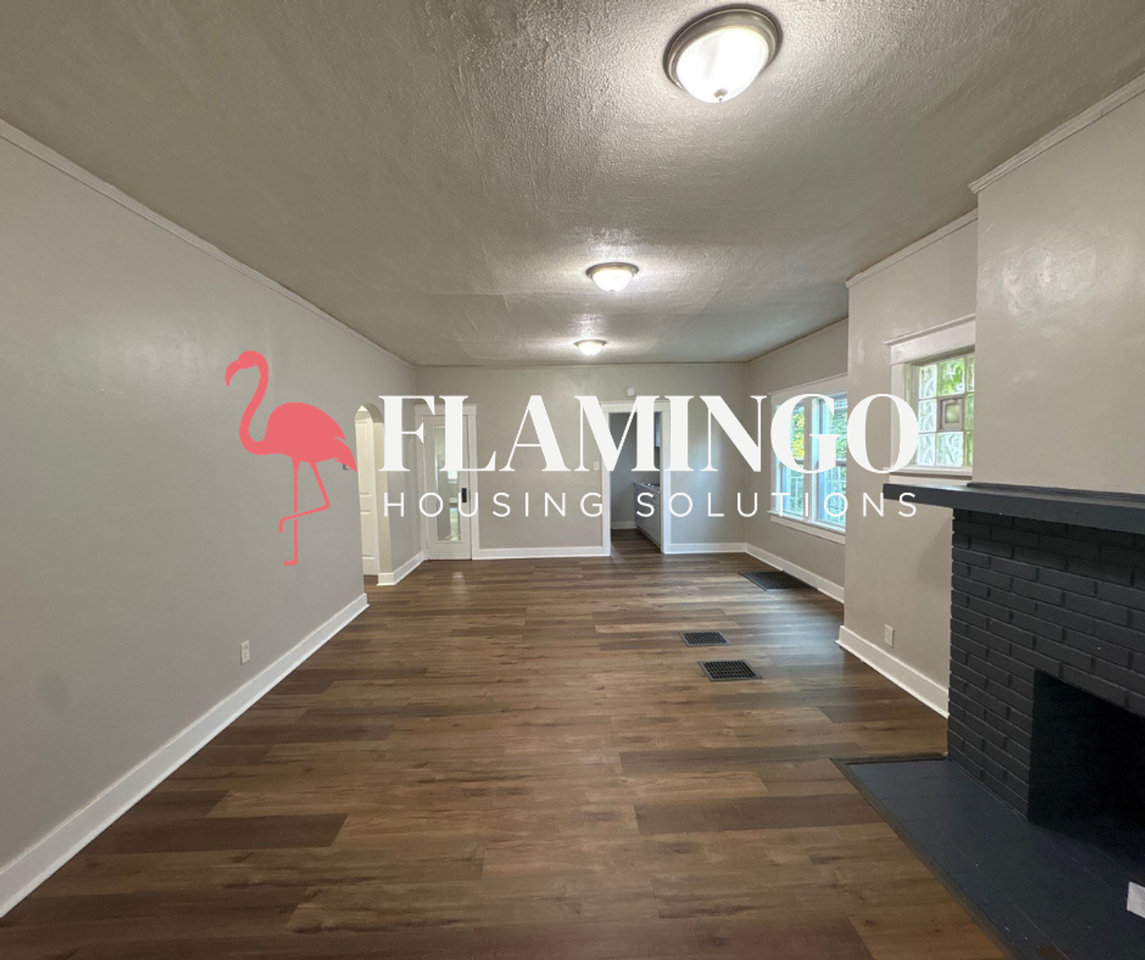 212 Huron Ave - Photo 2 of 12