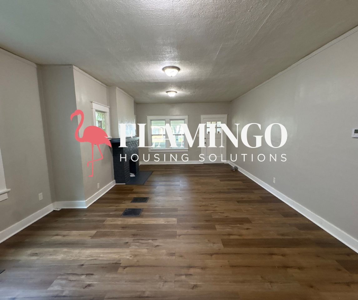 212 Huron Ave - Photo 3 of 12