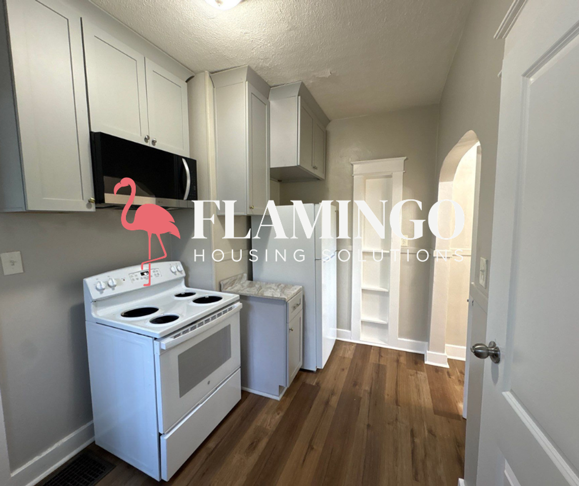 212 Huron Ave - Photo 4 of 12