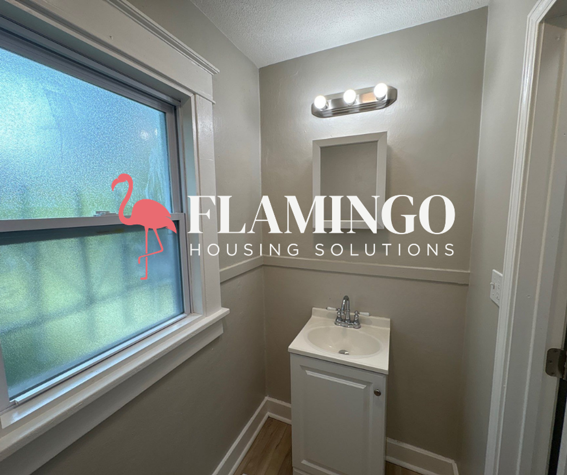 212 Huron Ave - Photo 6 of 12