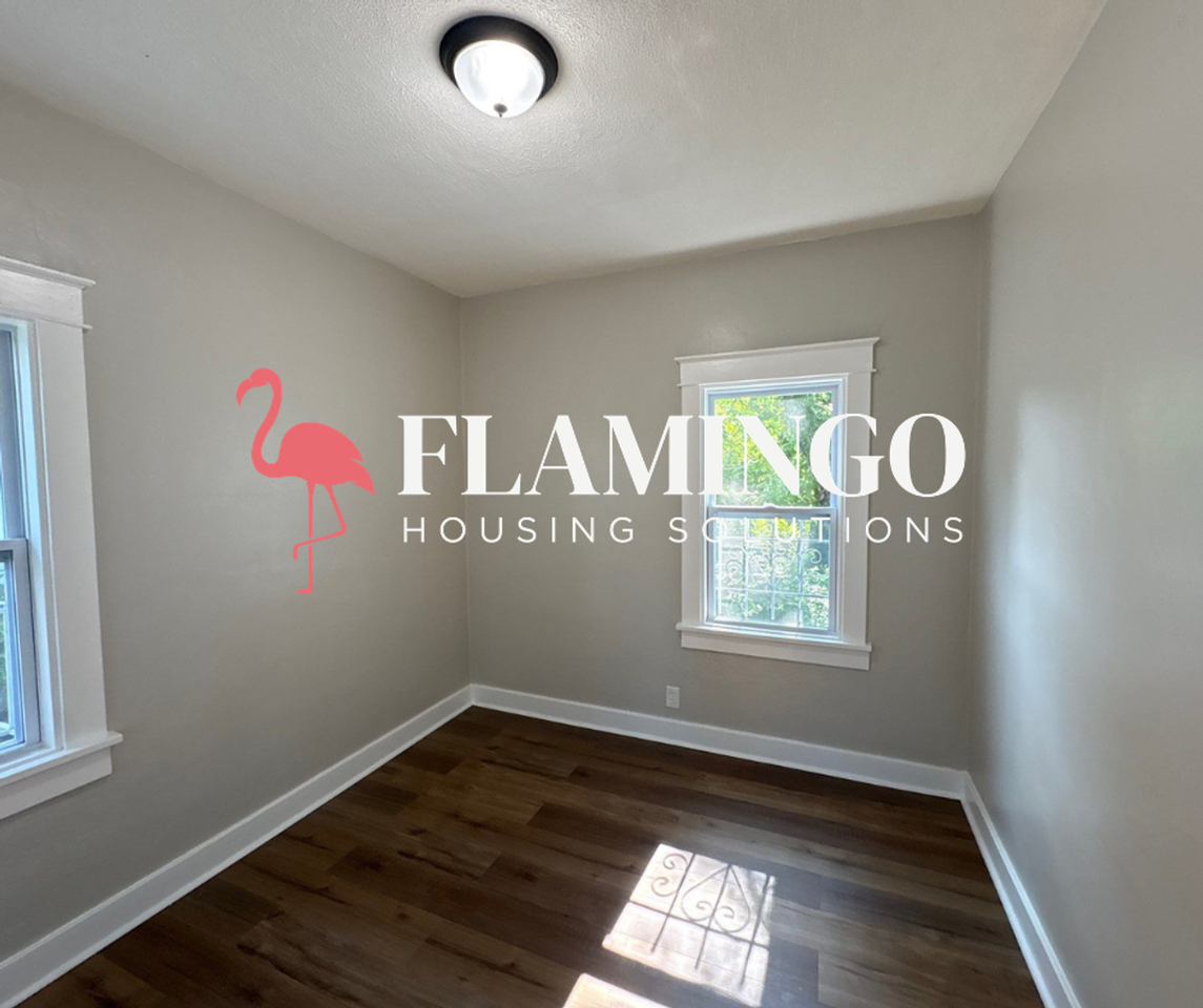 212 Huron Ave - Photo 7 of 12