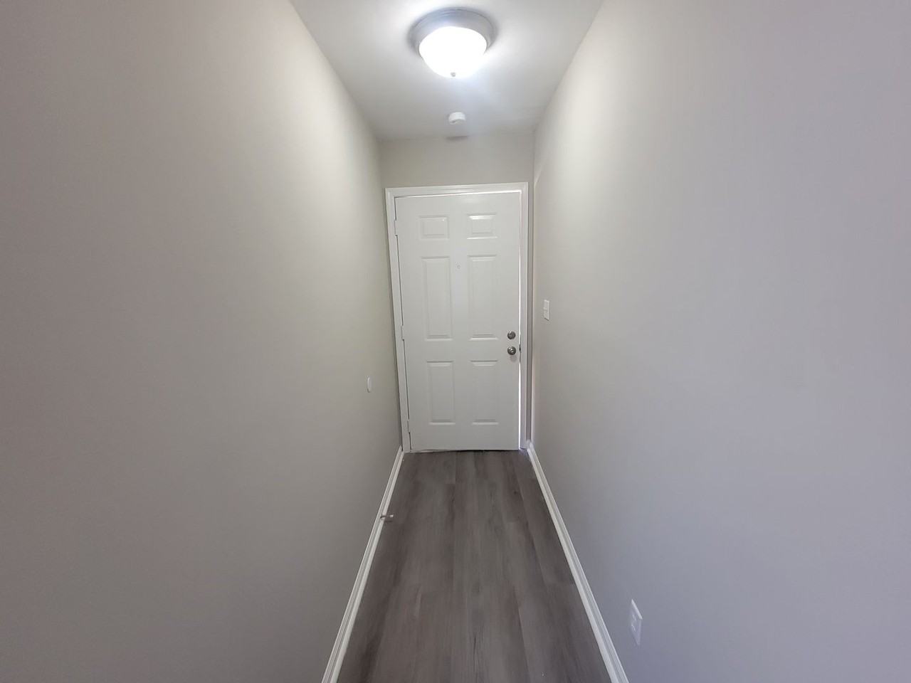 1546 Hamilton Dr #202 - Photo 3 of 21