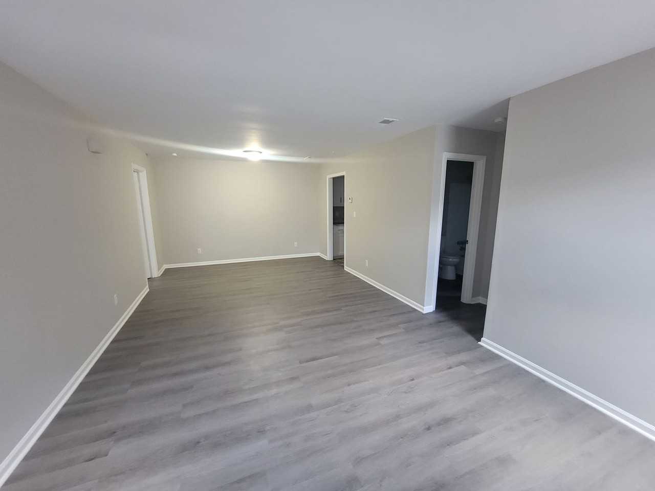 1546 Hamilton Dr #202 - Photo 5 of 21