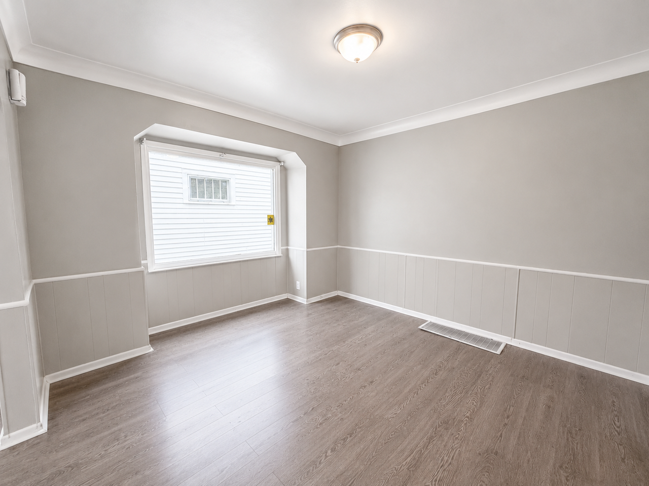 523 E Oakland St - Photo 4 of 15