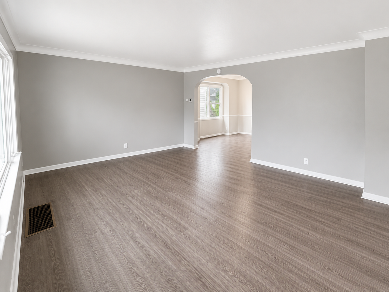 523 E Oakland St - Photo 5 of 15