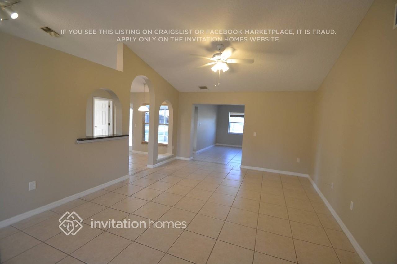 13203 Biscayne Dr - Photo 3 of 13