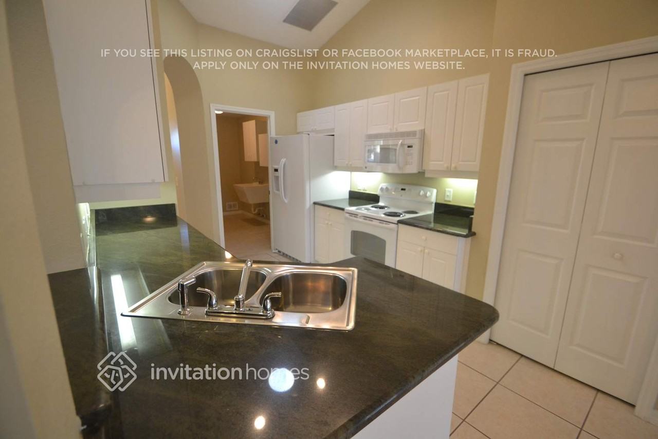 13203 Biscayne Dr - Photo 5 of 13