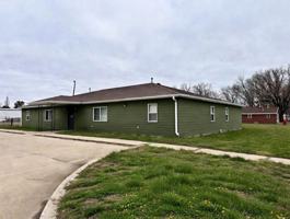 featured image of 813 808, 810, 813 Birch Road