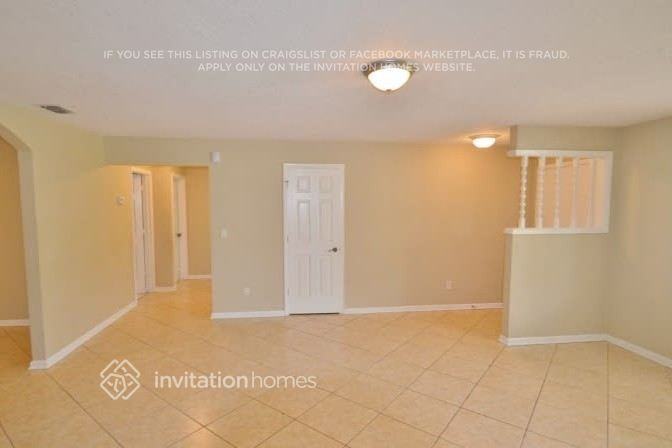 885 Rayston St - Photo 2 of 12