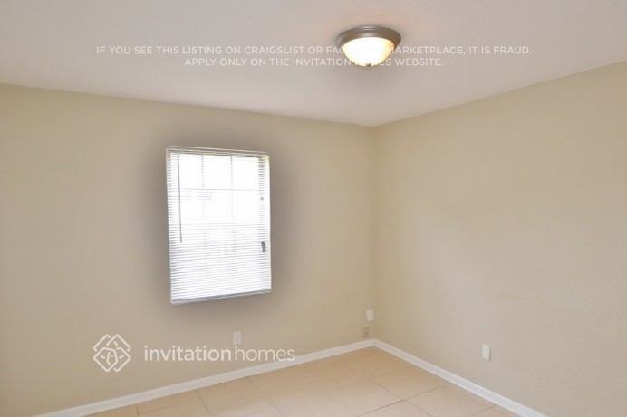 885 Rayston St - Photo 6 of 12