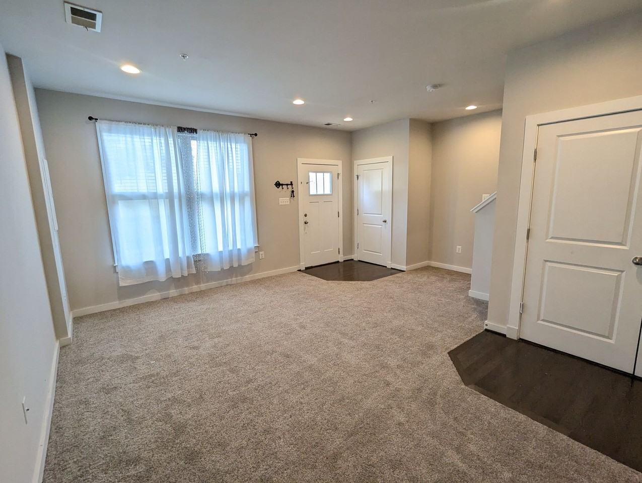1129 Lawler Dr - Photo 4 of 45