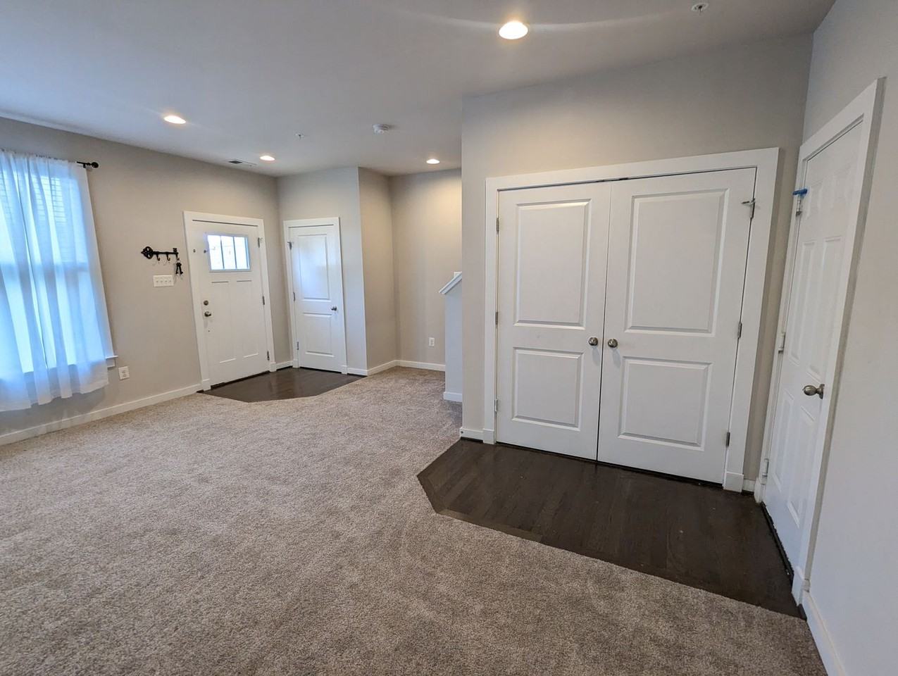 1129 Lawler Dr - Photo 5 of 45