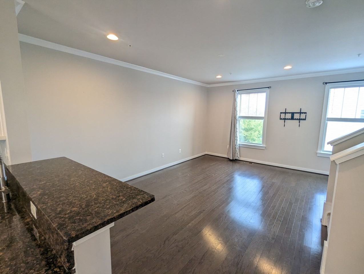 1129 Lawler Dr - Photo 7 of 45