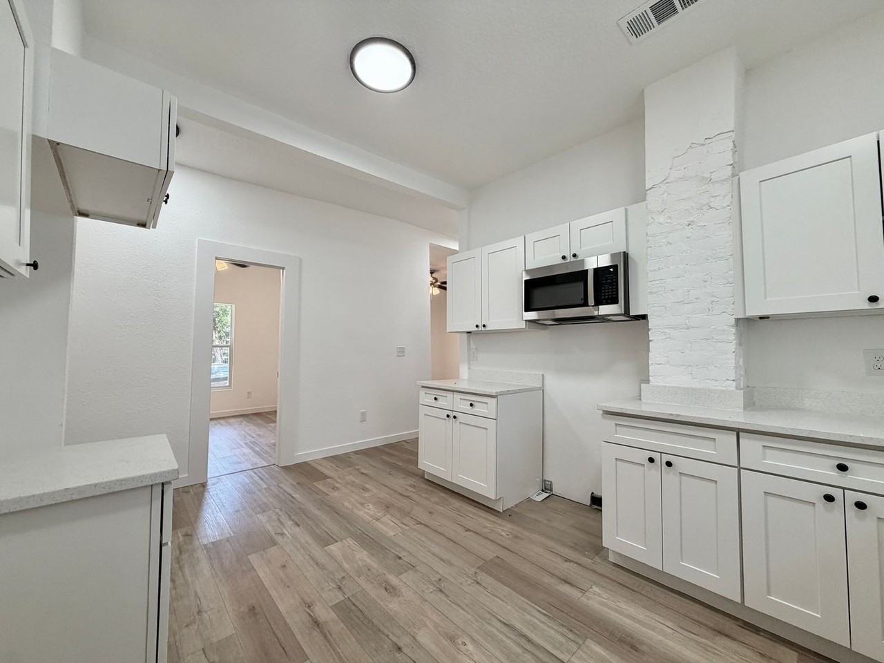 717 King St - Photo 4 of 20