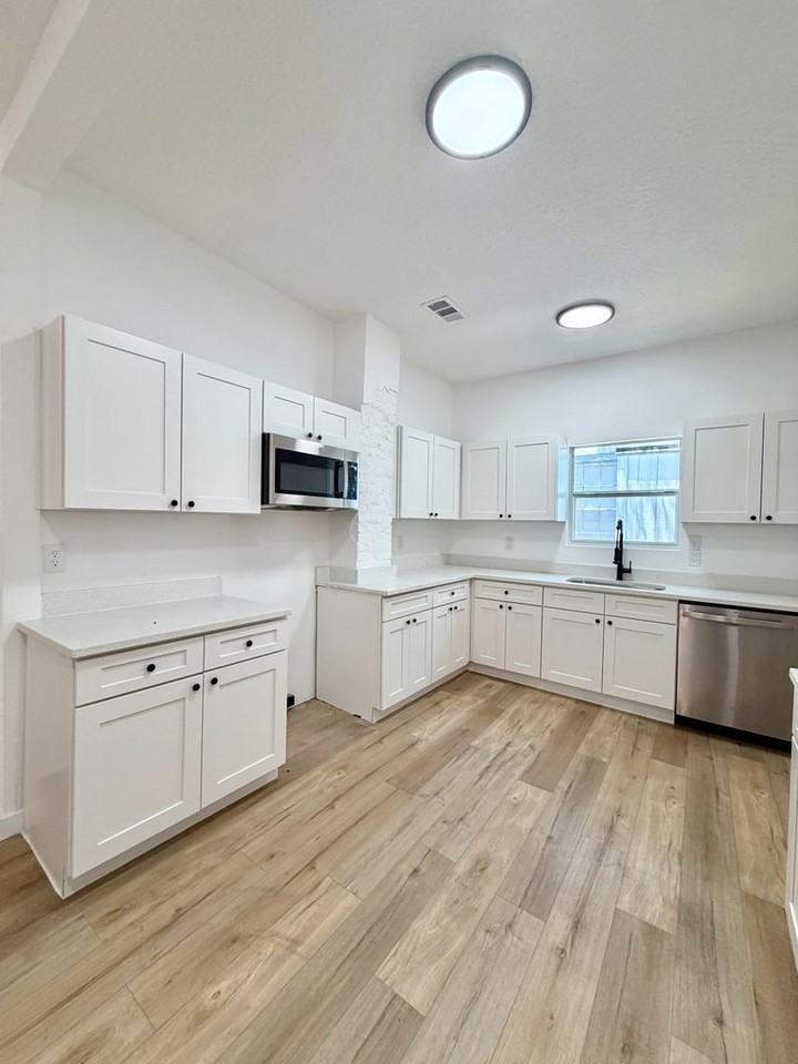 717 King St - Photo 5 of 20