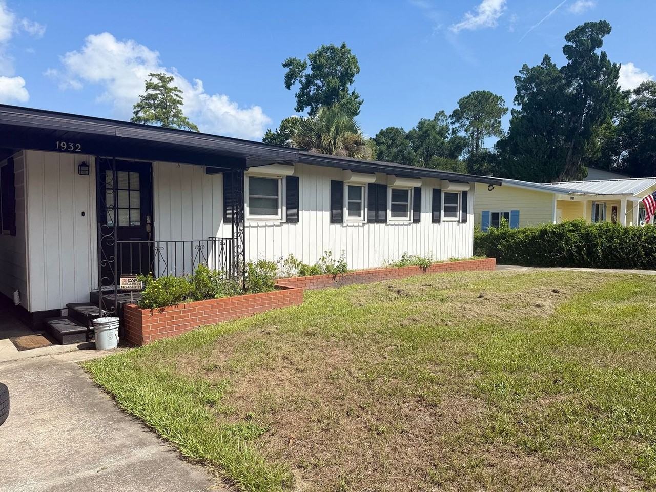 1932 Crescent Blvd - Photo 2 of 26