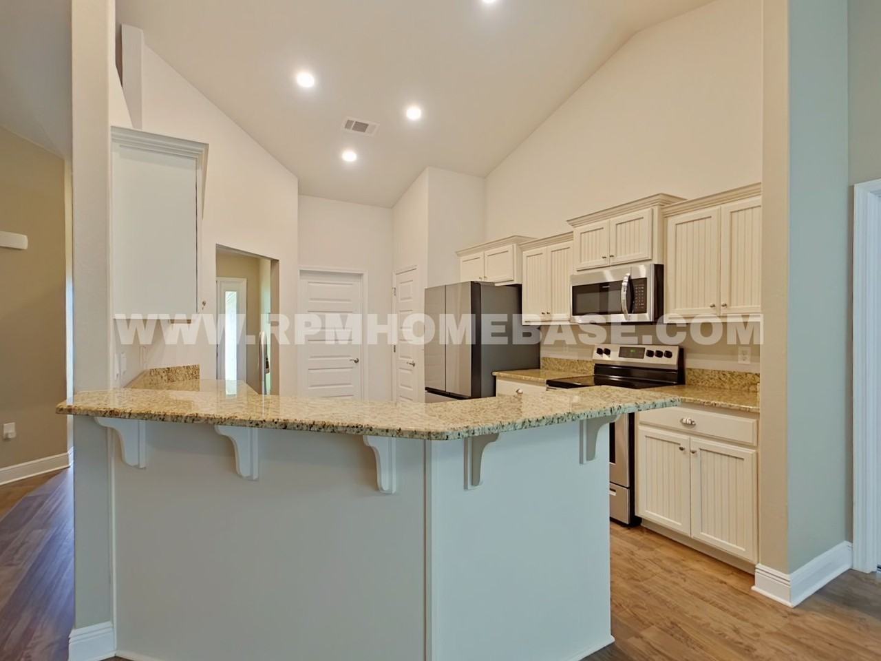 5820 Crestlake Dr - Photo 5 of 25
