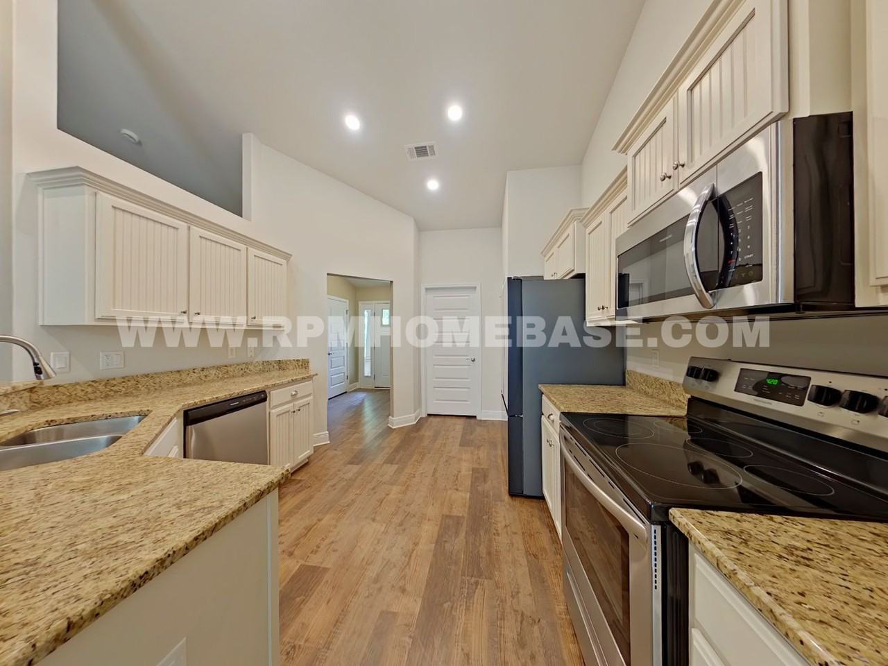 5820 Crestlake Dr - Photo 6 of 25