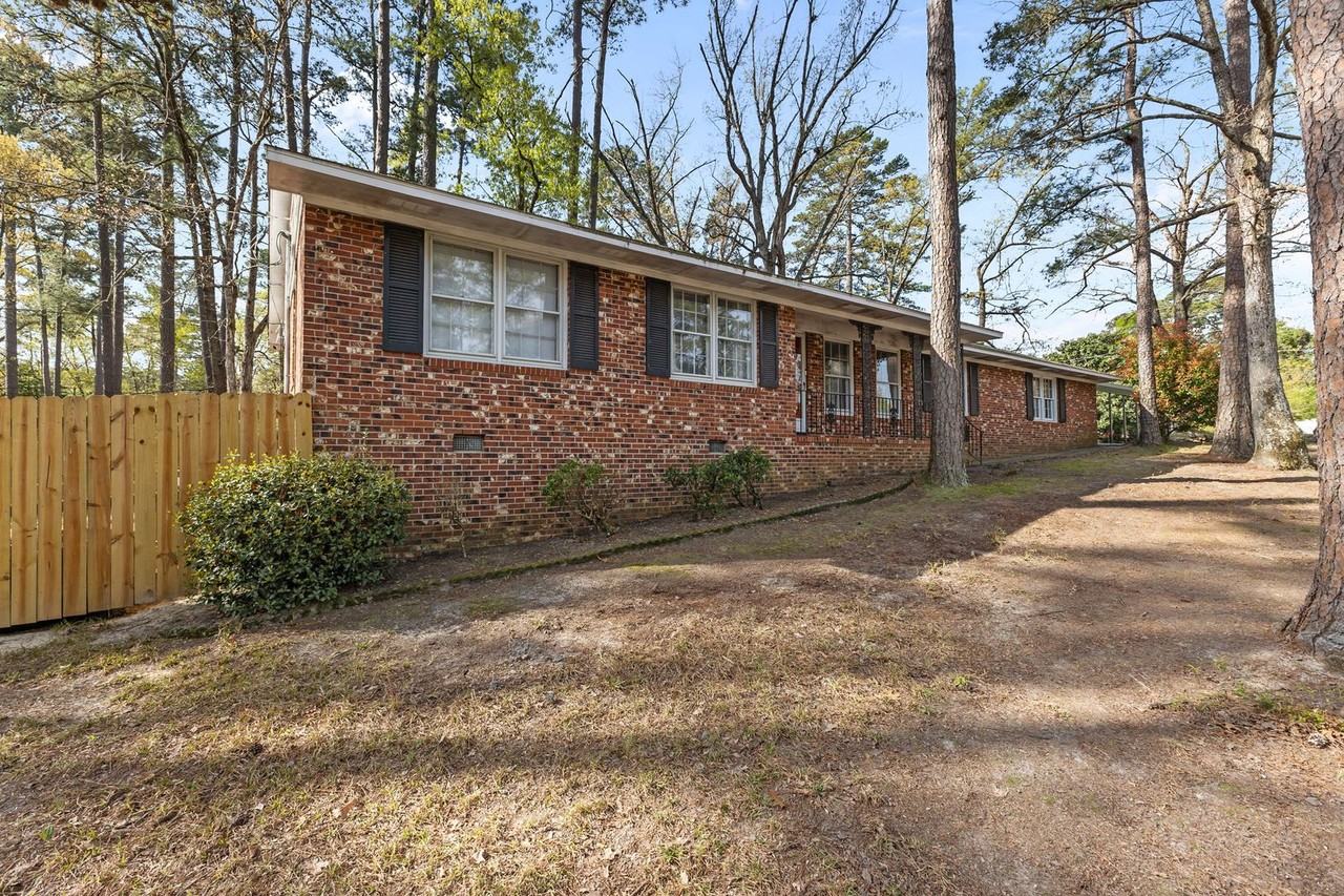 2125 Forest Hills Dr - Photo 3 of 31