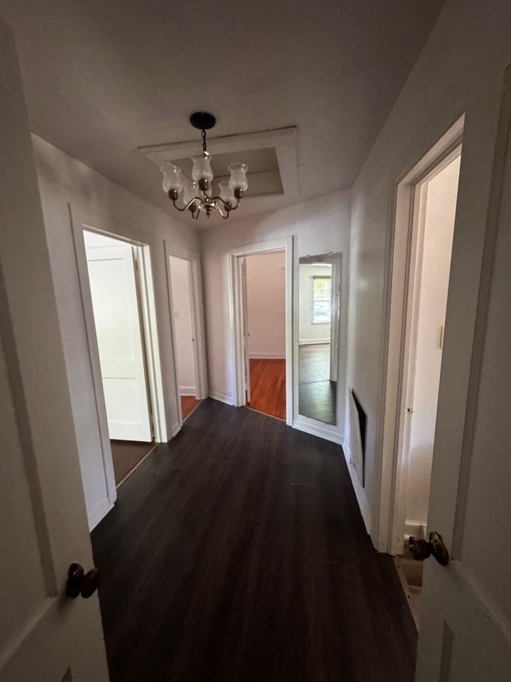 811 W Elm St - Photo 7 of 40