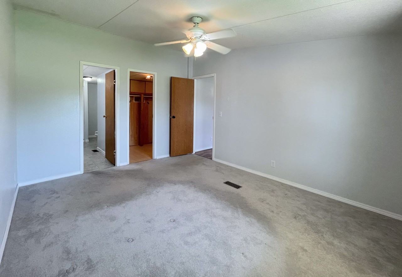 410 Lake Terrace Dr - Photo 6 of 19