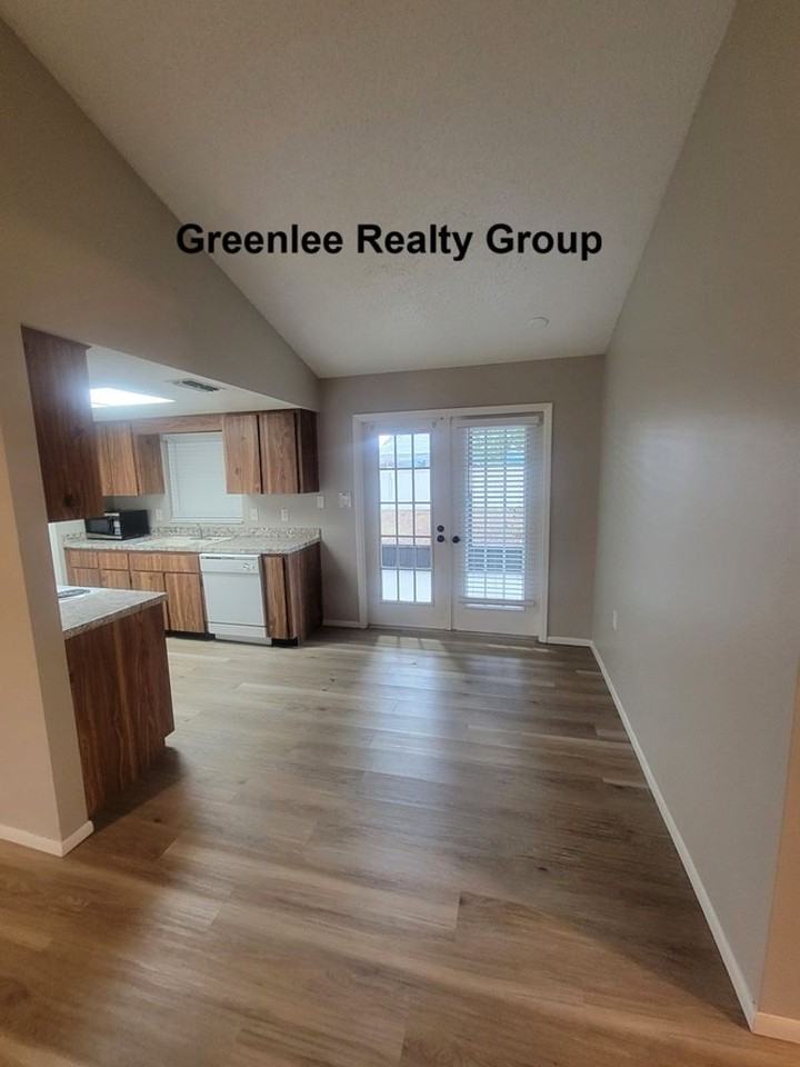 1305 Calamondin Dr - Photo 5 of 19