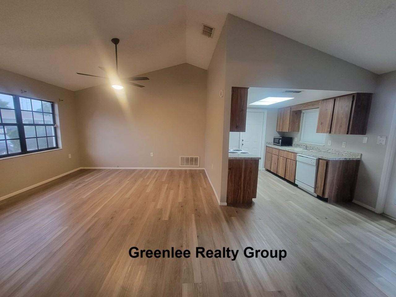 1305 Calamondin Dr - Photo 6 of 19