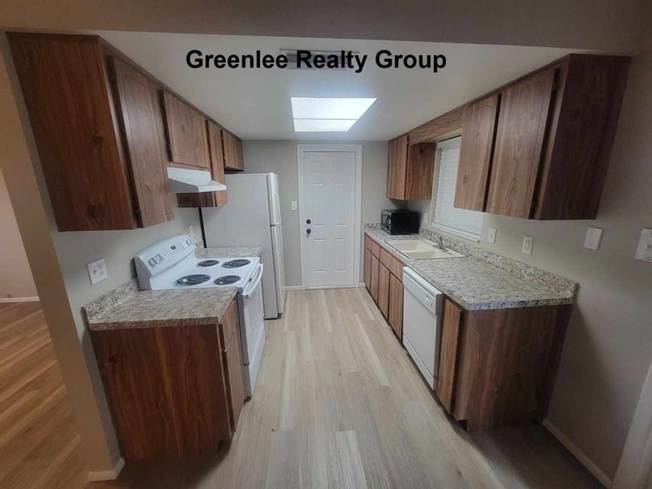 1305 Calamondin Dr - Photo 7 of 19