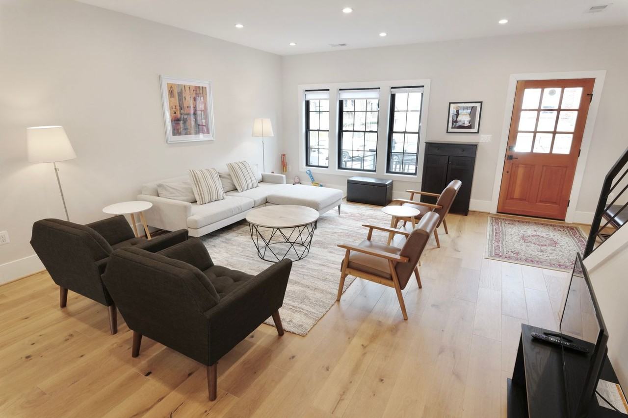 1454 Spring Rd Nw - Photo 3 of 50