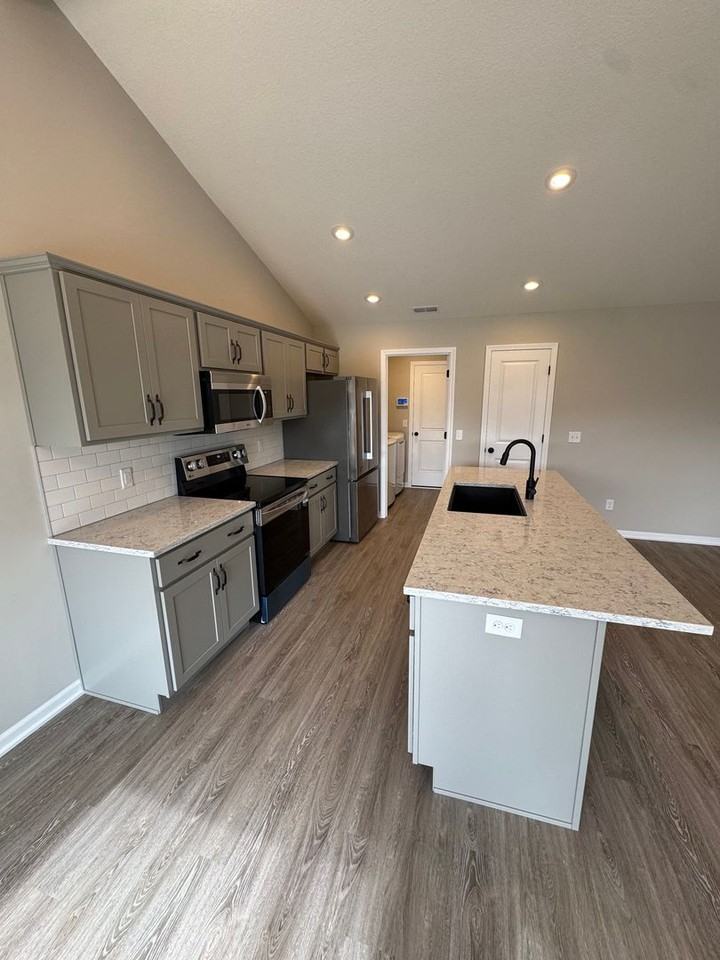 4153 Centerstone Pkwy - Photo 3 of 8