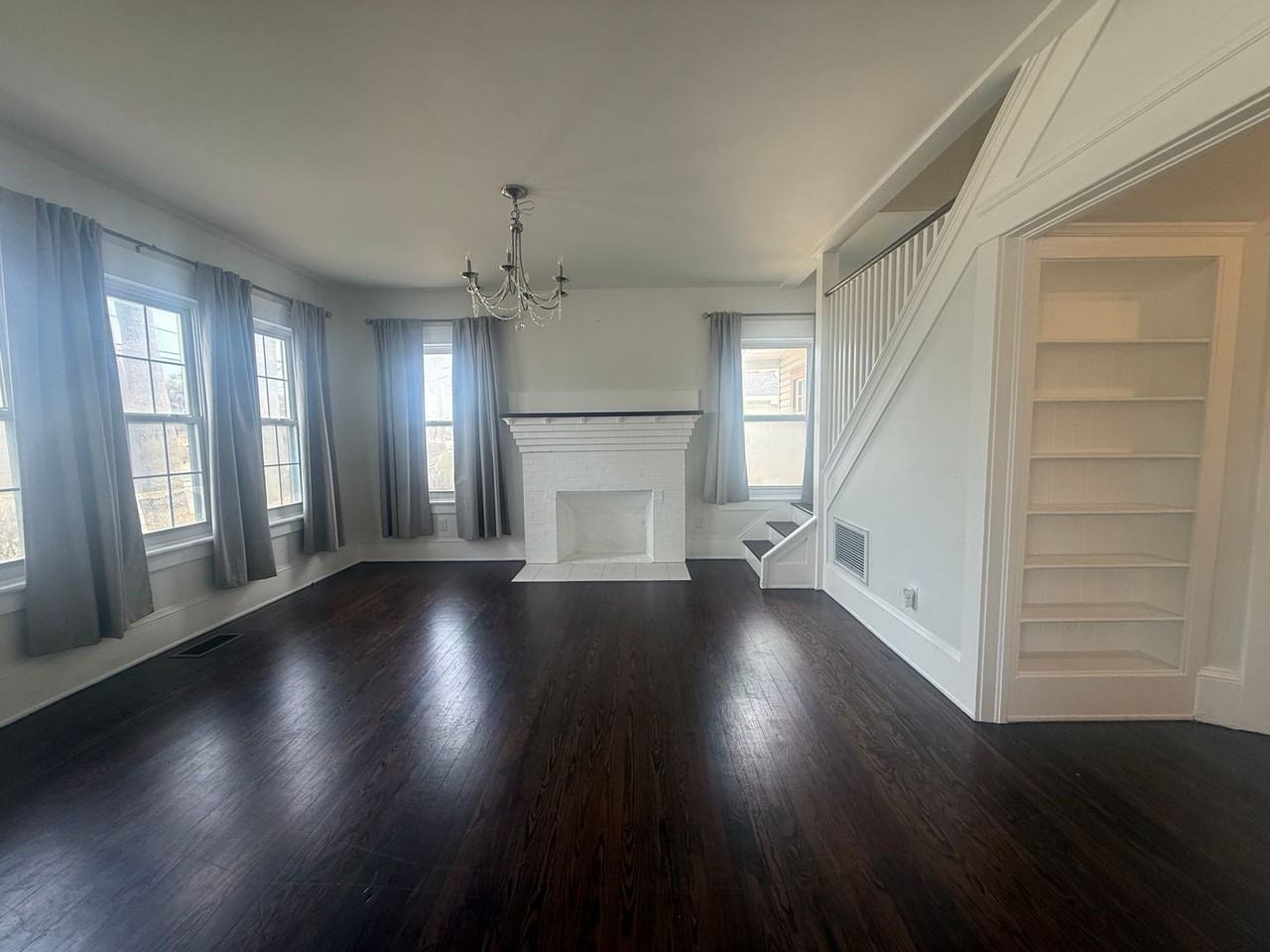 409 S Grandview Ave - Photo 3 of 35