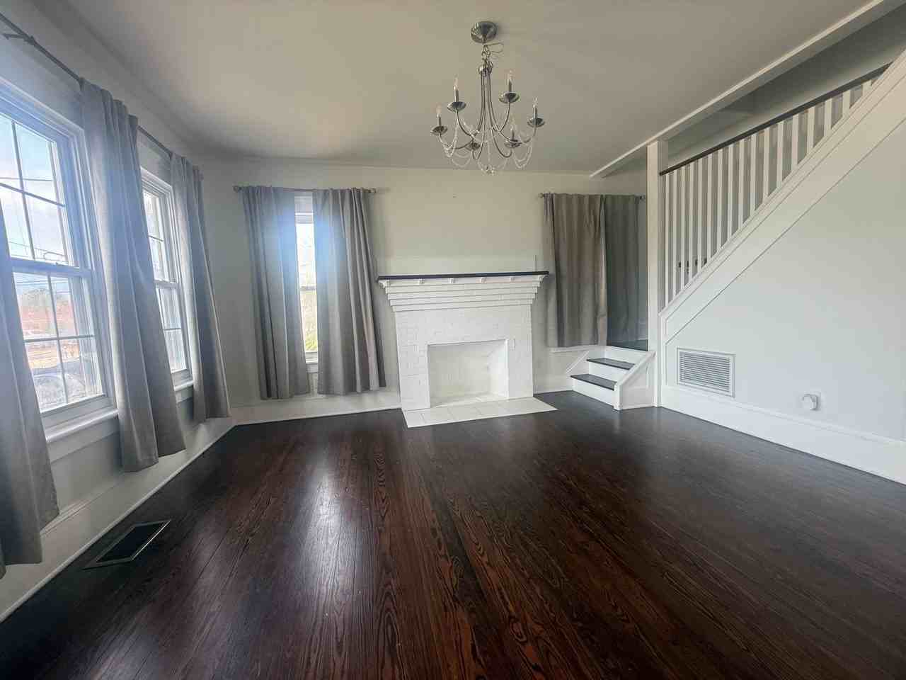 409 S Grandview Ave - Photo 4 of 35