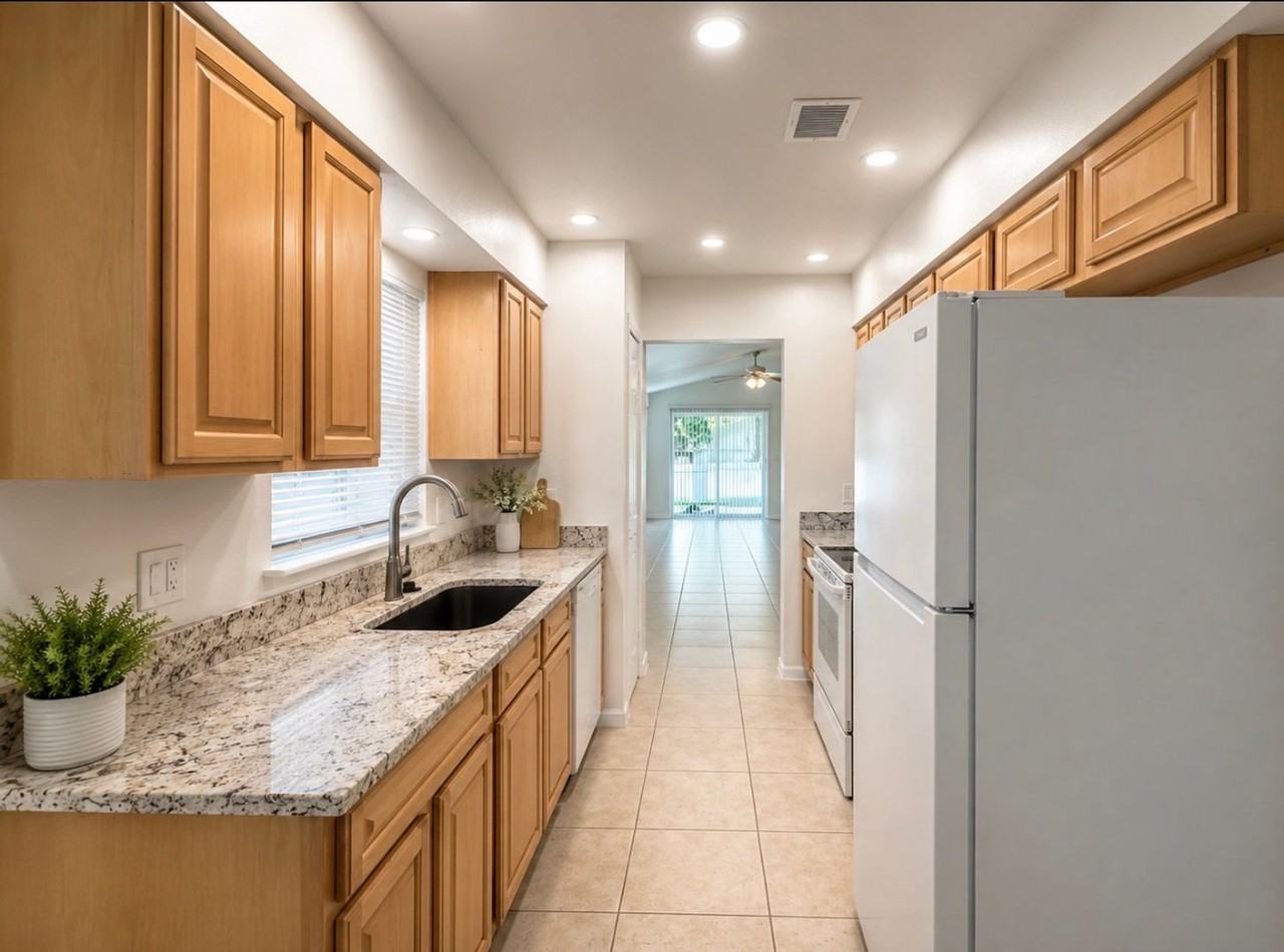 11603 Sarita Ct - Photo 5 of 12