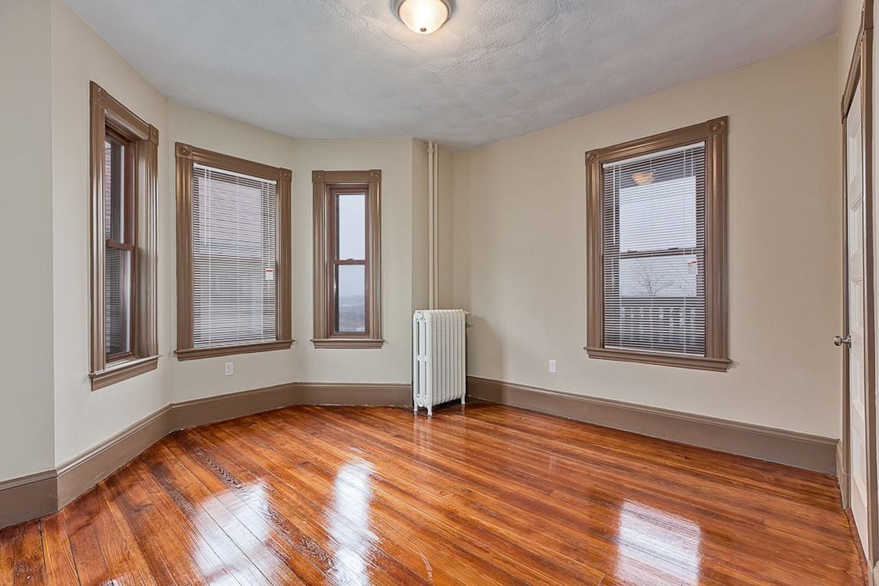 94 Gladstone St - Photo 4 of 9