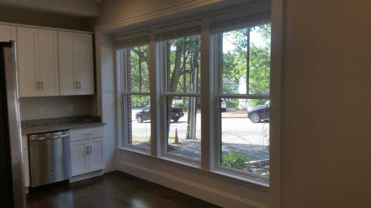 2044 Beacon St - Photo 2 of 8