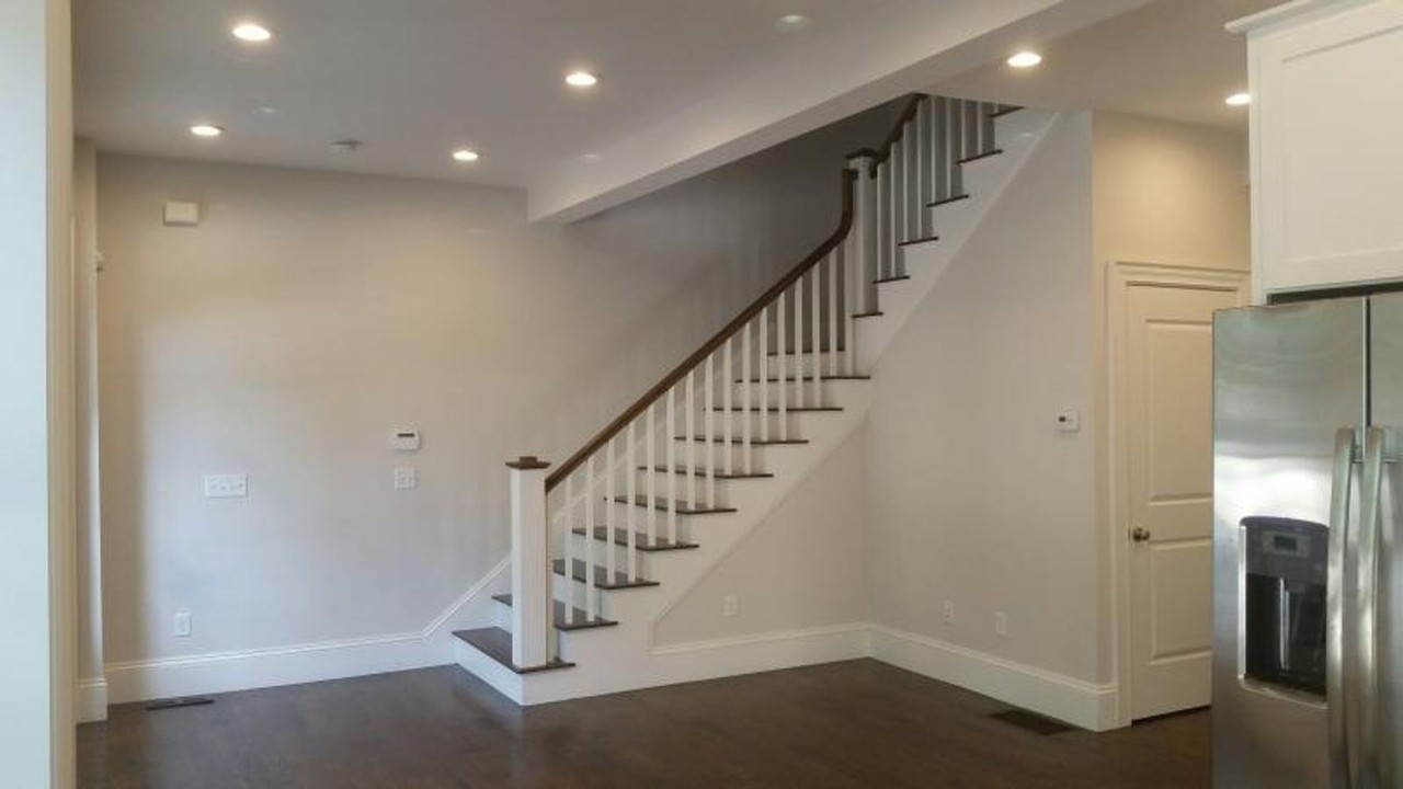 2044 Beacon St - Photo 5 of 8