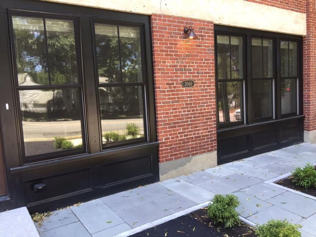 2044 Beacon St - Photo 7 of 8