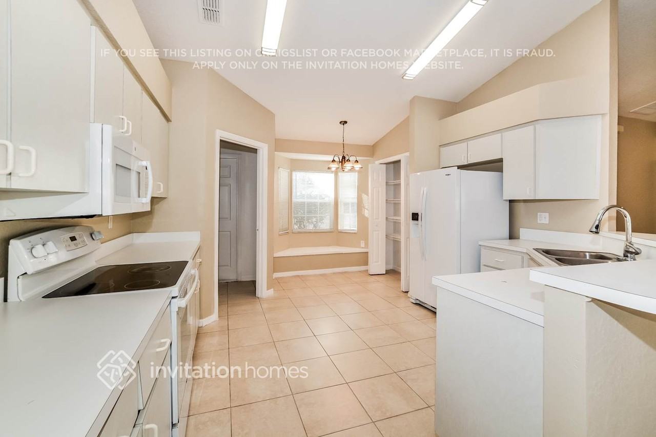 838 Summer Glen Dr - Photo 5 of 16