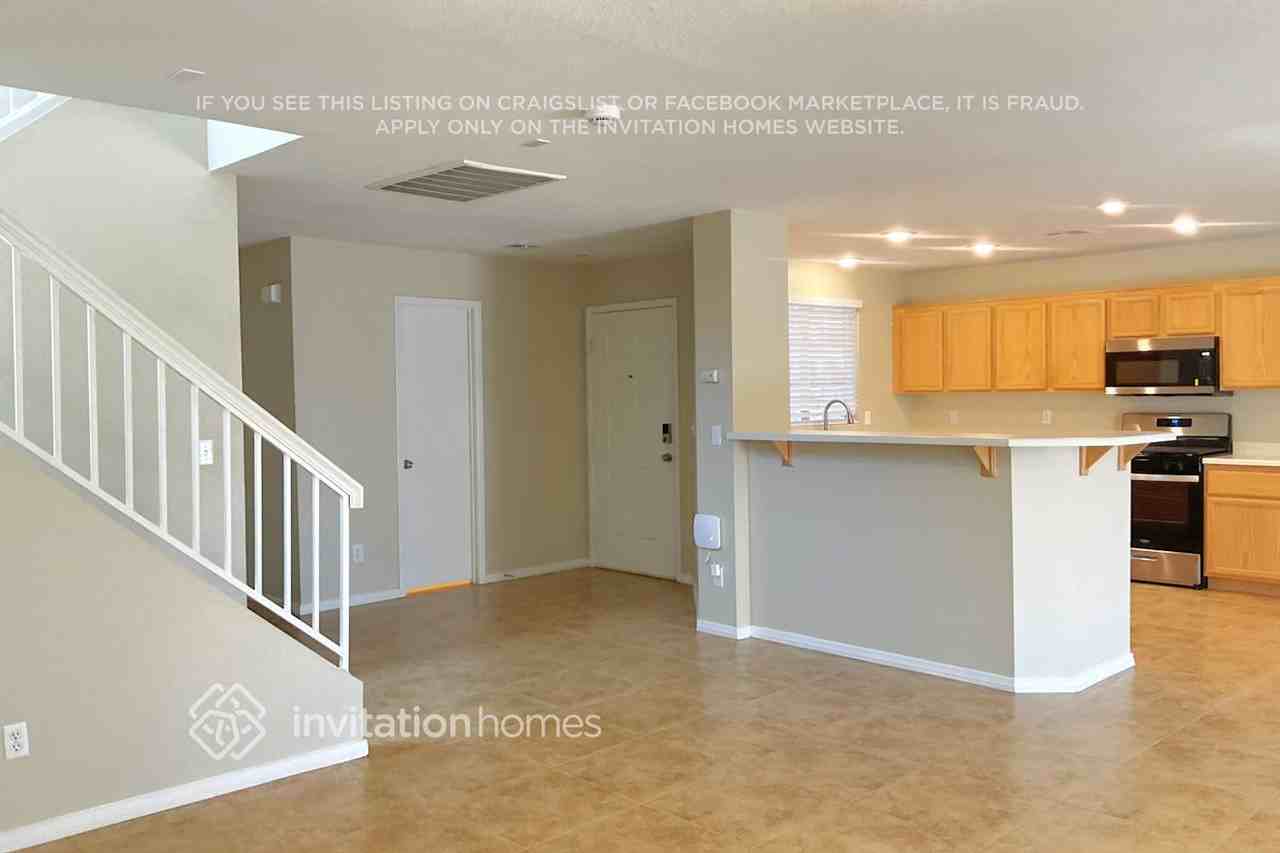 8607 Shady Pines Dr - Photo 3 of 12