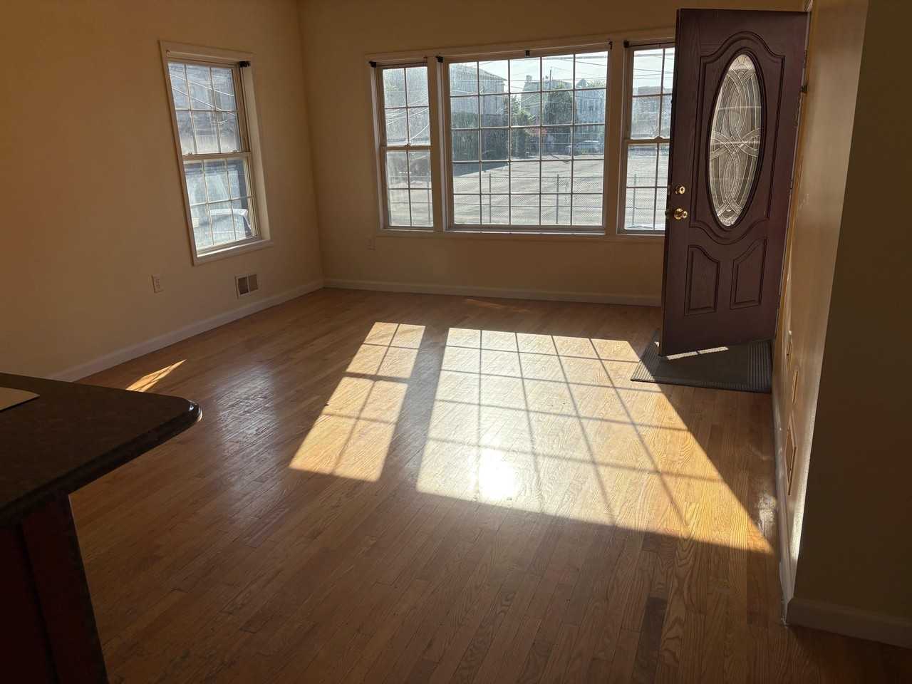 30 Whitman Ave Apt 1 - Photo 5 of 20