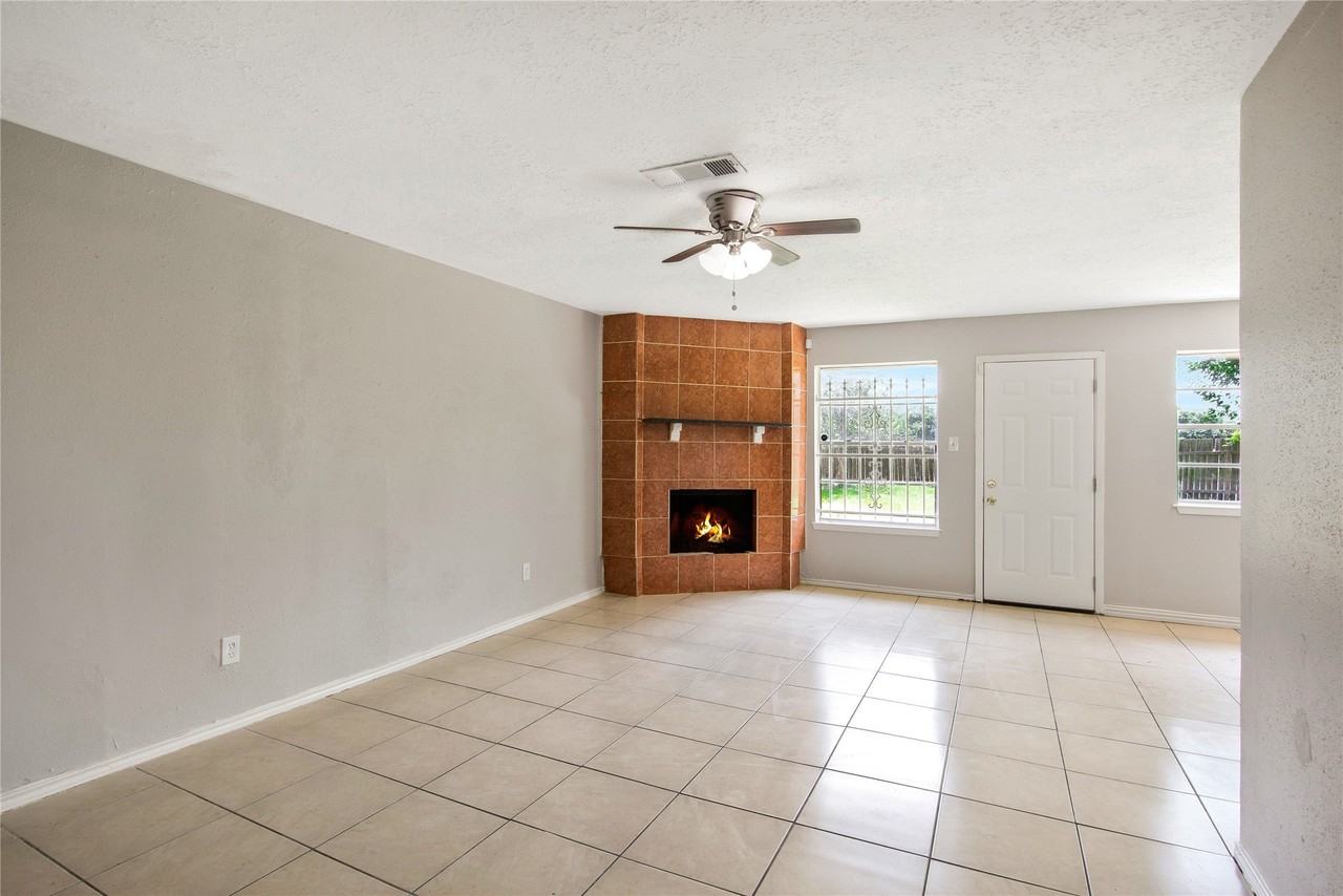 11710 Old Telegraph Rd - Photo 5 of 24