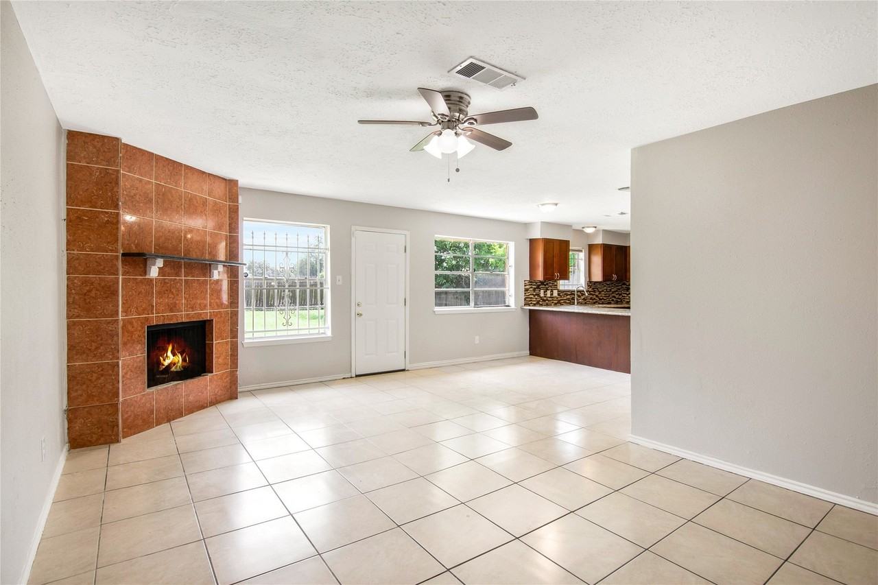 11710 Old Telegraph Rd - Photo 6 of 24