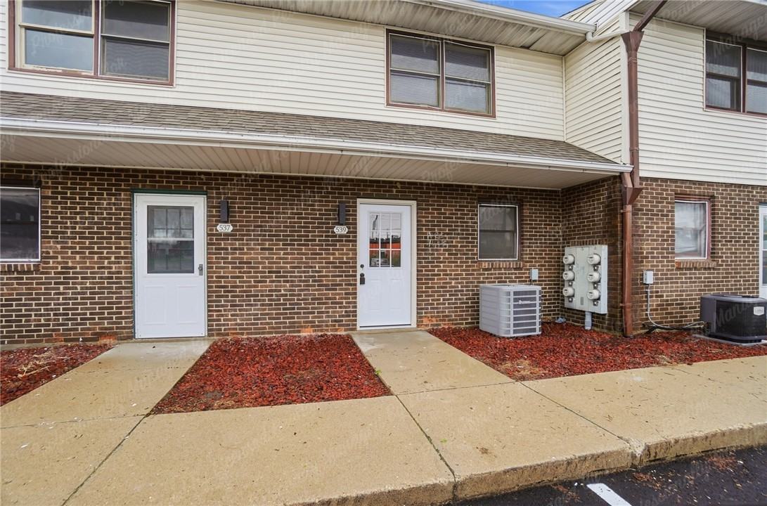 537 N Broad St - Photo 5 of 42