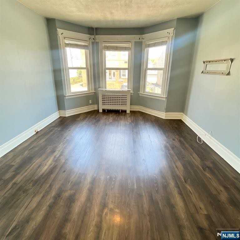 138 Hoyt St ##1 - Photo 4 of 9