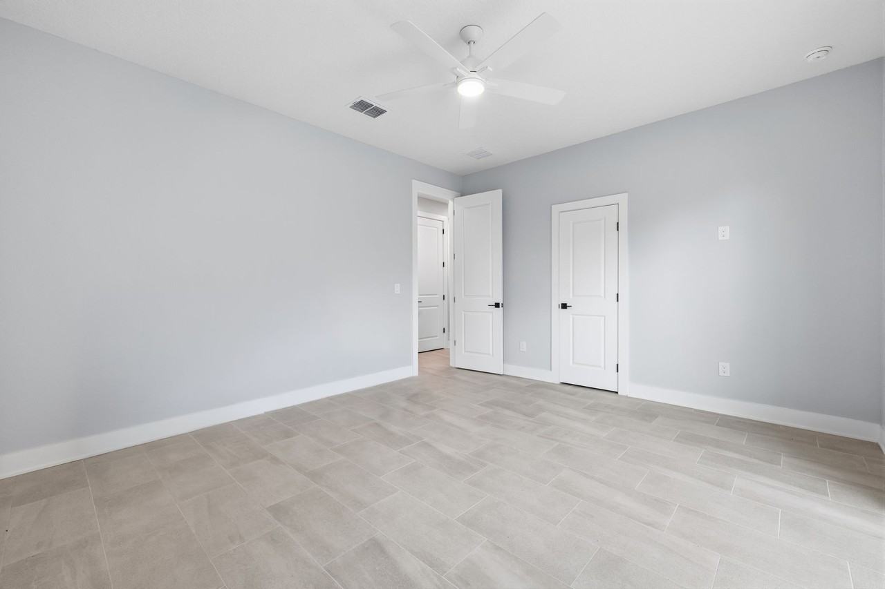 4208 W Carmen St - Photo 5 of 37