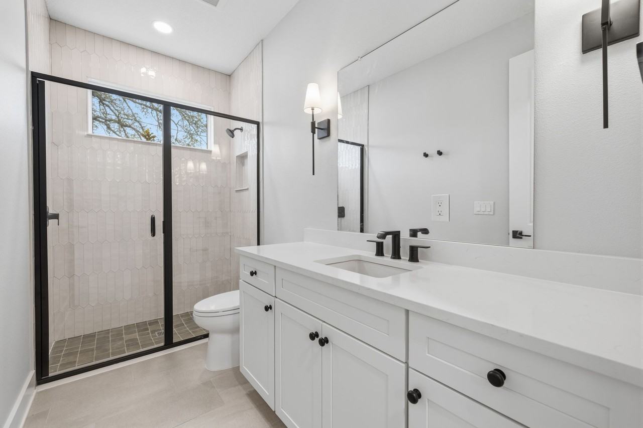 4208 W Carmen St - Photo 6 of 37